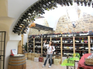 地元イタリアのワイン屋さん